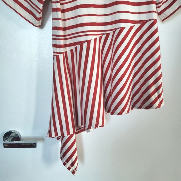 UNIQLO JW ANDERSON FLARED HEM STRIPED T-SHIRT - Picture 7 of 9